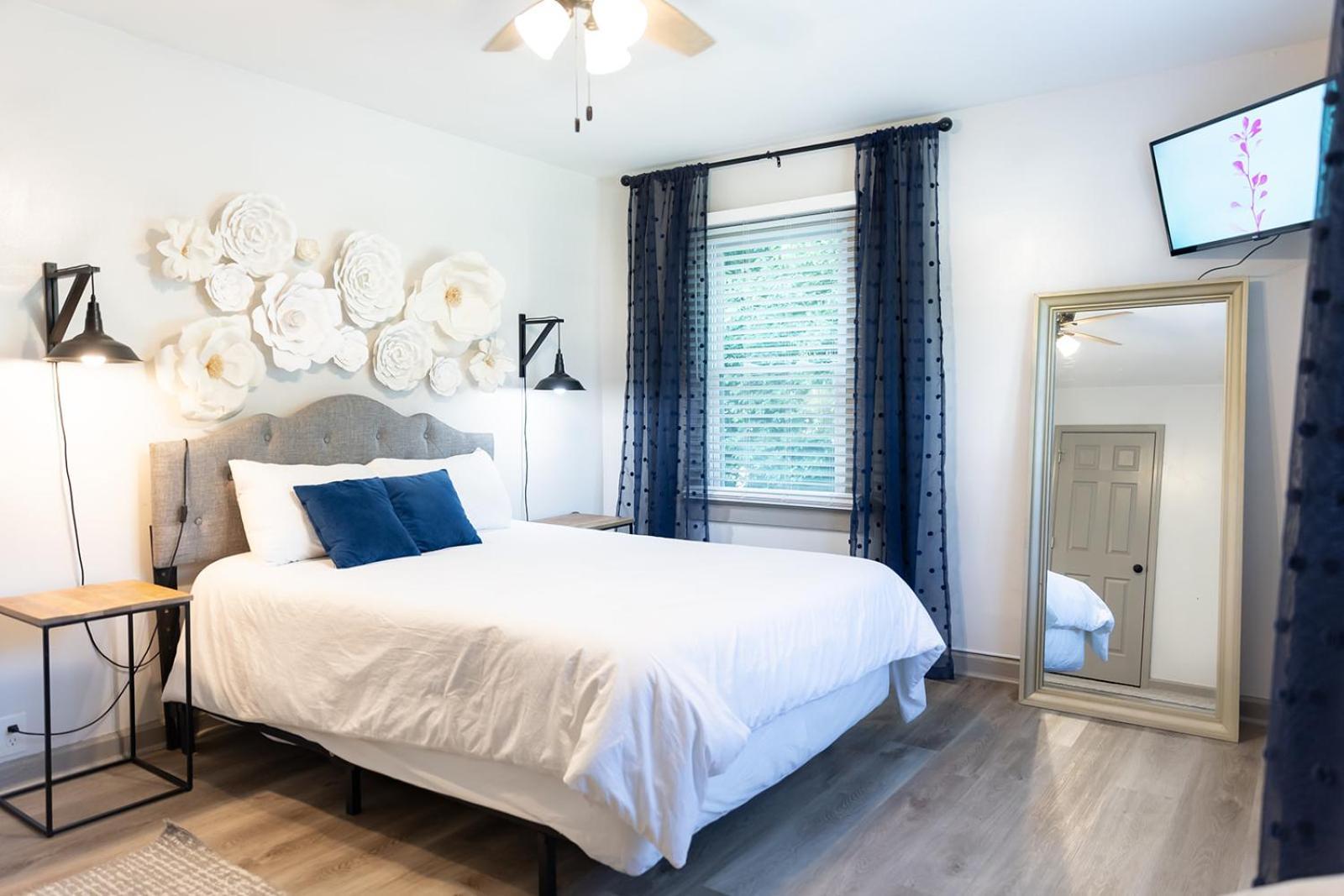 Blue Bungalow W/ Free Golf Cart 1/2 Mi From Square Covington Zewnętrze zdjęcie